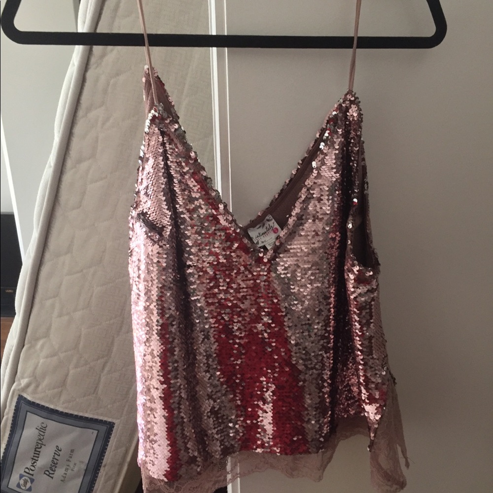 Sequence tank top w lace.